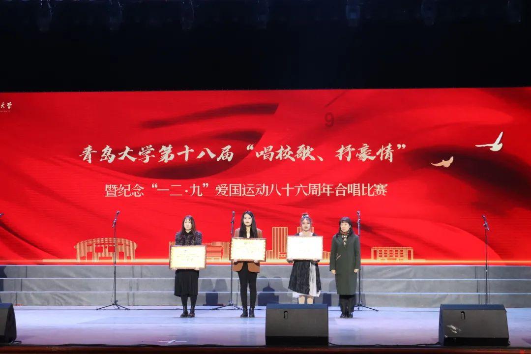 救援摄影师男孩