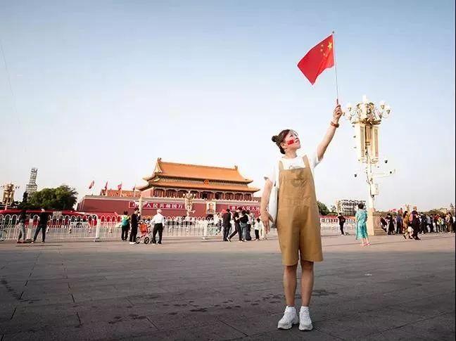 非洲河边莫名出现“黑帐篷”，居然是水鸟搭起来的？能用来捕鱼？