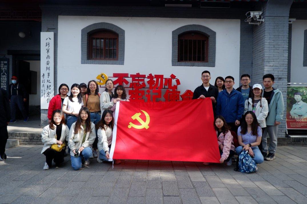 这是警察