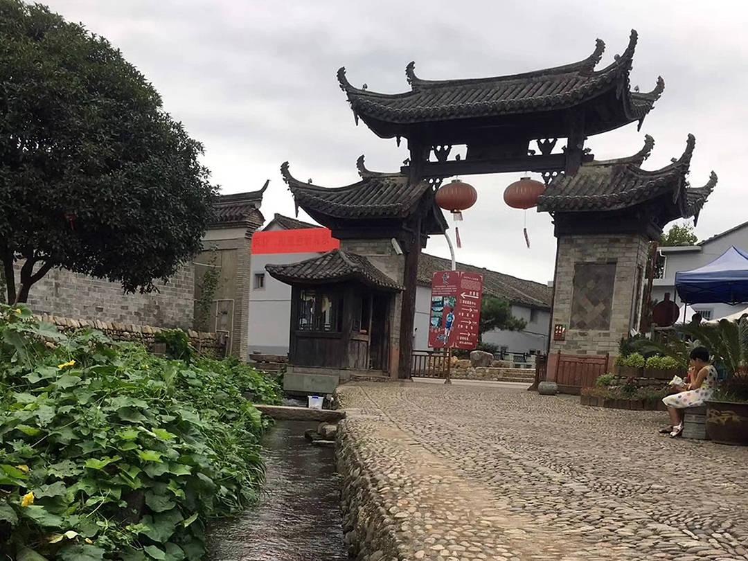 肝火旺致夜失眠的症状多种多样,常见的有以下几种